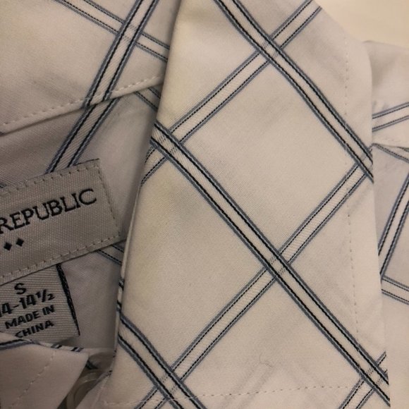 BANANA REPUBLIC COTTON BUTTON UP SHIRT - Picture 6 of 8